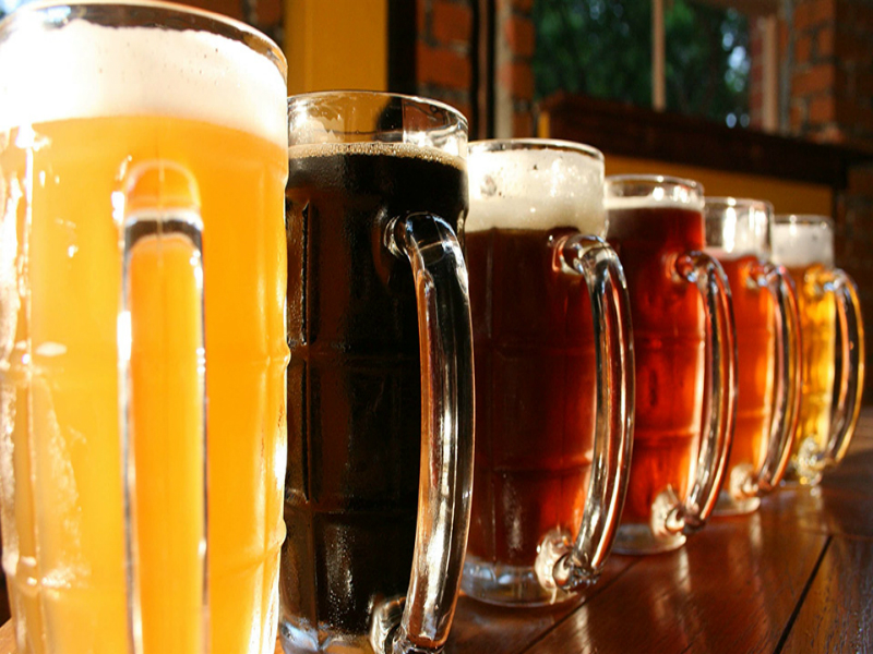 Possuímos 8 tipos de chopes artesanais em diversos tamanhos: Half-Pint,  Pint e Growler 2L, além de garrafas e latas de cerveja. - Picture of  Alquimia Cervejas Artesanais, Sao Paulo - Tripadvisor