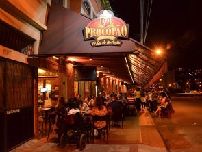 Juiz de Fora à noite: 5 opções para curtir um Happy Hour
